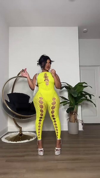 Curvy Outfit Ideas For Effortless Everyday Looks