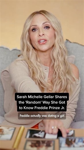 Sarah Michelle Gellar Met Husband Freddie Prinze Jr. in the Most "Random" Way