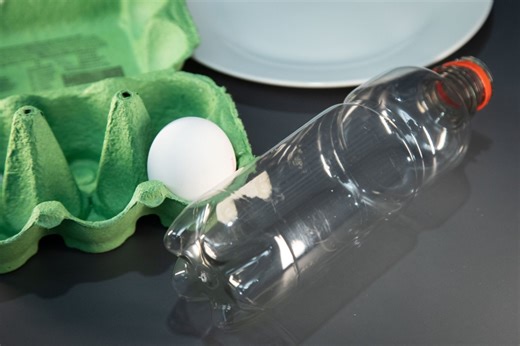 Eigelb von Eiweiß trennen: Klappt's mit diesem Trick?