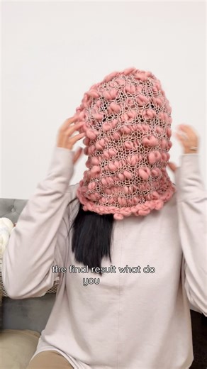 I’m loving mixing different yarn weights together! This knitted cowl is the perfect project to experiment with something new. #knitcowl #knitting #knitwear #knitlovewool | KnitcroAddict