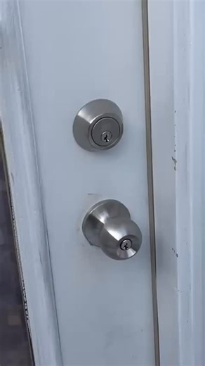 5 Stars Locksmith on Instagram: "Another successful lock change and rekey job in Delaware. 5 Stars Locksmith specializes in rekeying locks, changing door hardware, replacing cylinders, and setting up new key systems for homes and businesses. Professional, efficient, and dependable locksmith service throughout Delaware. Call today! 302-366-4921 🔐 #CommercialLocksmith #DelawareLocksmith #NewCastleCounty #KentCounty #SussexCounty #CommercialLockInstall #5StarsLocksmith #LockRekey #EmergencyLocksmi