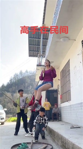 After practicing a lot, I wanted to sing with everyone, but some friends came over and were