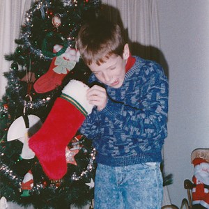 Daniel Martin Moore Unveils New holiday Single ‘It’s Christmas’ • WithGuitars