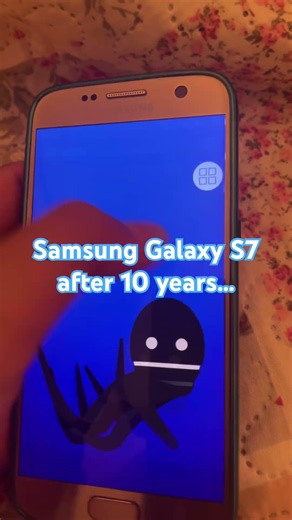 Samsung Galaxy S7 after 10 YEARS! #samsung #galaxys7 #smartphone #shorts