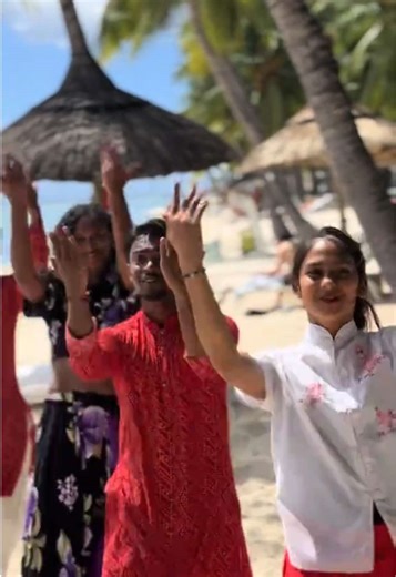 Rouz ble zaune vert, Nous pays quatre couleurs❤️💙💛💚 Art In Motion wishes you a Happy Independence Day@Parina @henisha.k @dhowin03 @youv @Angela Marquet @Yeqabtseel #mauritius🇲🇺 #goviral #independencedayspecial #rouzblezaunevert #artinmotion