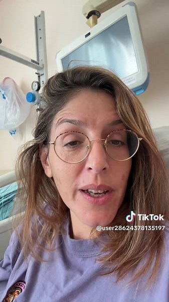 4 ימים אחרי ניתוח משוגע ואני עדיין מתאוששת ומרכיבה את חלקי גופי מחדש. כל הסבל שעברתי ועוברת, היסורים והרעב פשוט מתגמדים לאורו של הנס שקרה לי שם בחדר ניתוח. הרופאים הופתעו לראות מעיים שחידשו את עצמם, החלימו ואפילו התארכו קצת (משוגע לגמרי). נכון, עברתי תיקון לא קל מבחינה כירורגית לחסימה שהיתה שם, והדרך לאכילה עדיין רחוקה, אבל סוף סוף יש דרך. כמעט שנה שאני מגששת בעלטה מוחלטת של אי ודאות, שומעת תחזיות ובשורות קשות מאוד לגבי העתיד הלא ידוע שלי, ועכשיו סוף סוף יש תשובות. והן טובות. יש לי סיכוי לאריכות