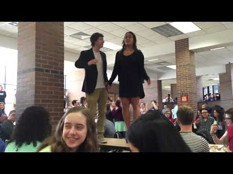 Flash Mob - Sing & Dance in High School Cafeteria 🎵💃🏽