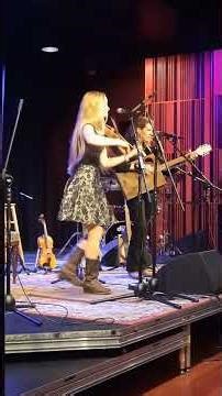 Hillary Klug and Meridith Moon at the NOLA Cigar Box Guitar Festival