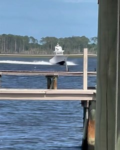 3.5K views · 104 reactions | The New 33’ @frontrunnerboats coming in...