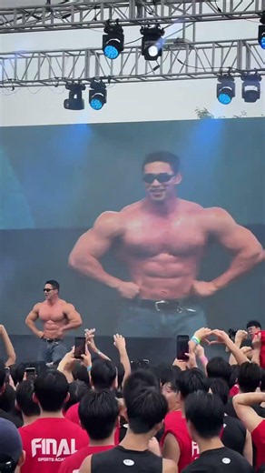 14년만에 모교 방문한 타노스