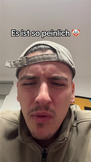 Linus 2 🤓 (@lifelinus2)’s videos with Chopin Nocturne Op9-No2(989973) - Satoru Saito