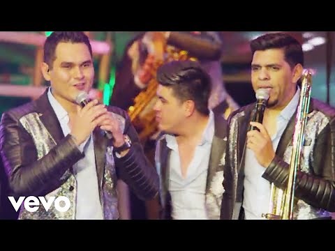 Banda Los Recoditos - Popurrí: El Toro Mambo, La Repetidora (Cumbia Repetidora), La Bamba (En Vivo)