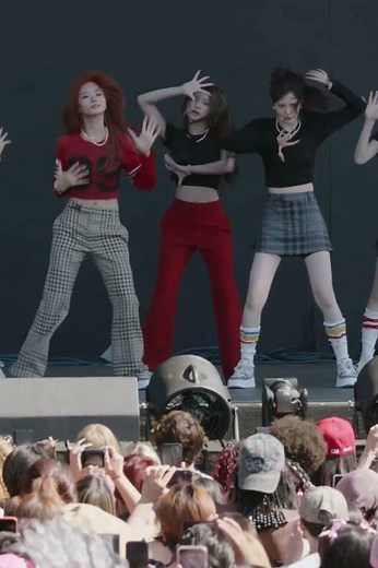 KiiKii performs new song "Candy Magic Hole Flip Phone" at Head in the Clouds festival in LA #shorts