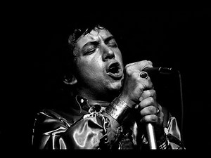Eric Burdon Biography in short