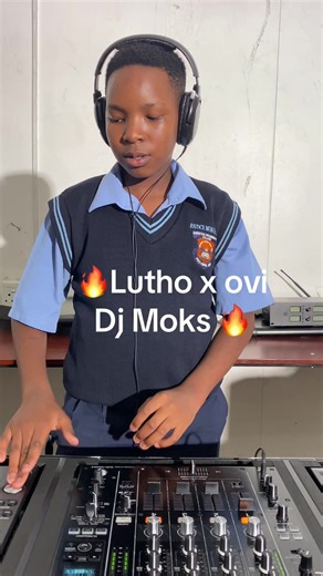 Lutho x ovi ; piano king dj Moks on this one 🔥🔥#lutho #ovi #djacademy #skills #amapianohits @Djy_Jaivane @Dj Academix @Dj Moks CPC STARS Deejay @Magic Djs Academy