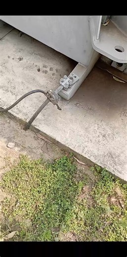 Right or wrong grounded #lineman24 | Lineman24.com