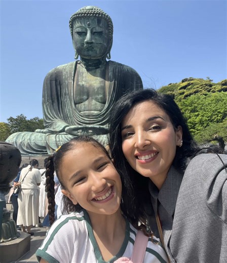 Daily vlog Kamakura —>POV : tu prends le train 1h depuis Tokyo et tu tombes sur ce spot 🌊🏯 Temples ultra zen, océan juste à côté… et petit tour iconique dans le petit train qui longe la route, d’où tu peux apercevoir l’océan… Kamakura, c’est clairement le day trip à faire au Japon 🤍✨ #Kamakura #JapanTok #JapanTravel #VoyageJapon #TokyoDayTrip #JapanVibes #TravelInspo #HiddenJapan #ZenPlace #JaponMood #pourtoi #FYP #ForYou #ExploreJapan