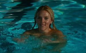 Gifs: 10 famosas sexys en traje de baño saliendo del agua