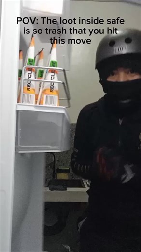 literally you see blurred like static 2x2 or 1x2 and you thinking that it's golden or red item but it gives you purple💀#arenabreakout #meme #relatable #gameplay