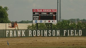 Reds dedicate Frank Robinson field in St. Bernard