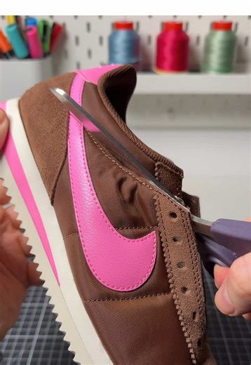 Asmr Nike sneaker customization 😱✂️👟 Werbung @Zalando @zalando.de 💗🤎✨ #nikecortez #customkicks #zalandostyle #zalandosquad #whatdoiwear