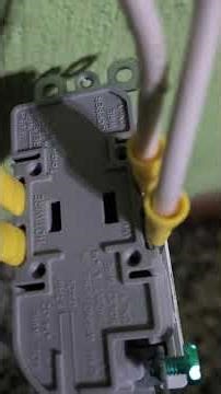 Cambiar tomacorriente 125 V-250 V [Bticino / Legrand]