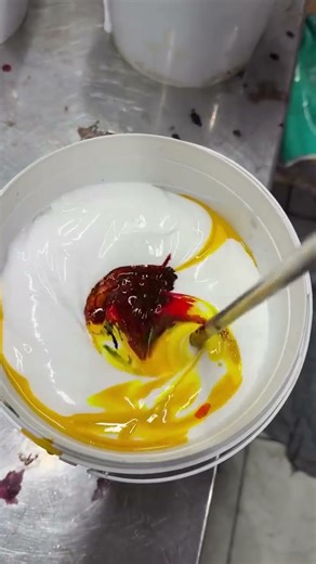 Olive Drab Mood 🤎🌿#olivebrown #paintmixing #mixingcolors #satisfyingvideo #colorreaction#asmrpaint