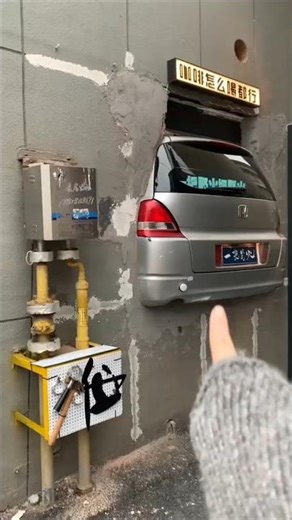 पापा की कार दीवार में घुस गई🥵 ll Carriage House wooden artist ll #cartoon #shortvideo