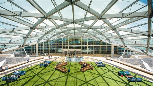 Open-air plaza opens at Denver's airport