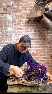 2.1K reactions · 38 comments | THE ANEMONE• bold in color, fragile in strength #anemone #design #moderndesign #modernfloraldesign #share #freshflowers #purple #january #beginagain #foamfree #floraldesigner #save #wood #anemone #renew #refresh #myway #flowers #floraldesign | epoch.floral | Facebook