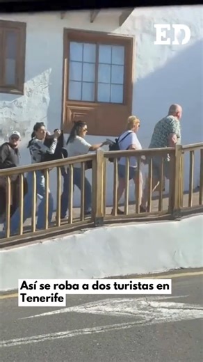 ‼️ Pickpocket warning! This video is from Tenerife showing how easily a couple are robbed in daylight. Today police informed us they are patrolling the Mogán area (includes Puerto Rico, Arguineguín & Puerto de Mogán) due to an influx of pickpockets from a certain country. There is a direct flight from that country to Gran Canaria and they are taking advantage of and staying at holiday homes that don't ask for credentials on check in. This way the thieves can stay a whole week undocumented in Gra