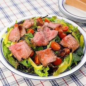 食べ応え抜群！ ローストビーフサラダのレシピ動画・作り方 | デリッシュキッチン