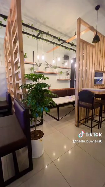 Delicious Hello Burger: Birtamod's Unique Burger Pizza