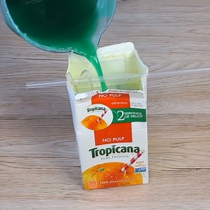 Pour melted crayons over ice for this cute decor idea! | DIY with Hometalk