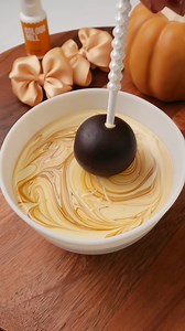 marble cake pops 🍂 #cakepops #fallvibes #fall #treats #satisfying #fblifestyle | Jessica Sotelo