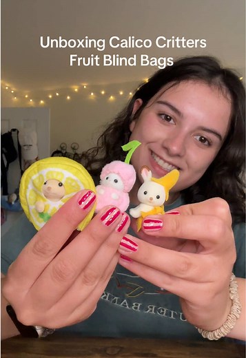 Unboxing Calico Critters Fruit Blind Bags Experience