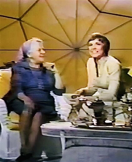 Dame Julie Andrews & Maria von Trapp - Edelweiss (from the musical The Sound of Music) - The Julie Andrews Hour (1973) #julieandrews #mariavontrapp #edelweiss #thesoundofmusic #classicmovies