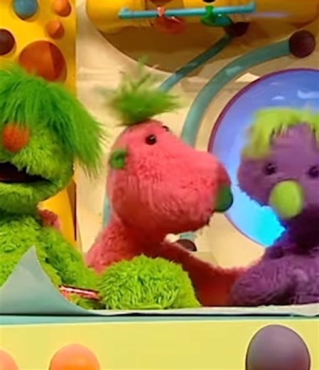 The Hoobs Teamwork Song #TheHoobs #Channel4 #ABCKids #ABC4Kids #TeamWork #DreamWork #Drawing #Bee #Bees