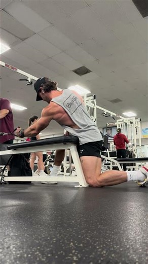 Knee Supported Single Arm Low Cable Rows