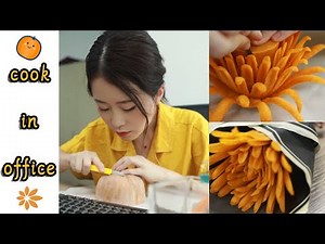 Carved Pumpkin and Make Roast Chicken in the Office | Ms Yeah