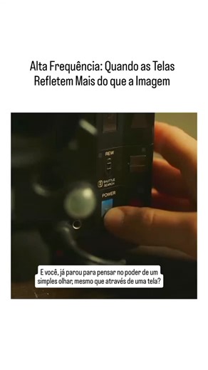 Novo Olhaar on Instagram: "Nome do filme: Durante a Tormenta Alta Frequência: Quando as Telas Refletem Mais do que a Imagem Às vezes, o mundo digital parece um lugar frio, feito de bytes e algoritmos. Um espaço onde nos escondemos atrás de perfis e conexões que, por mais reais que pareçam, são mediadas por telas. Mas e se, de repente, essa tela parasse de ser um muro e se tornasse uma janela? Uma janela que se abre não para um feed editado, mas para um instante verdadeiro, compartilhado no mesmo