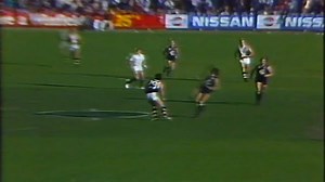 During the 1984 round 4 VFL season game between Carlton and St Kilda at Princes Park, Robby Muir goes completely nuts on more than one occasion | A little Biffs Bumps And Brawlers