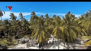 Leo tunaisimulia hadithi tamu za nyumbani, DON’T MISS Saa 1:15 Usiku @wasafitv 🎬💣🔥 Mwenyeji wa Tour yetu KILWA alikuwa ni @kilwasafari 🏜 kampuni bora ya kutembeza watalii, kwa ushirikiano na @flyfast_tz ✈️ Cc @samia_suluhu_hassan @tanzania_unforgettable @gersonmsigwa Visualized by 🎥 @dir_bobsai Drone shots @comrade_mwaseba Cc @jumamsafi_ | Jamal April