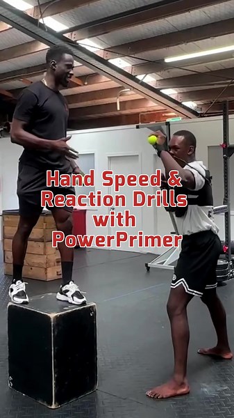 Hand Speed and Reaction Drills with PowerPrimer ➡️ Incorporating resistance while catching the ball forces athletes to exert more effort, enhancing force generation and rate coding. This improves reaction time, hand speed, and neuromuscular efficiency by conditioning the brain to recruit more motor units quickly. 🧠💥 👉 Motor unit recruitment refers to the process of engaging more muscle fibers to generate greater force. 👉 Rate coding involves increasing the firing rate of motor neurons to pro