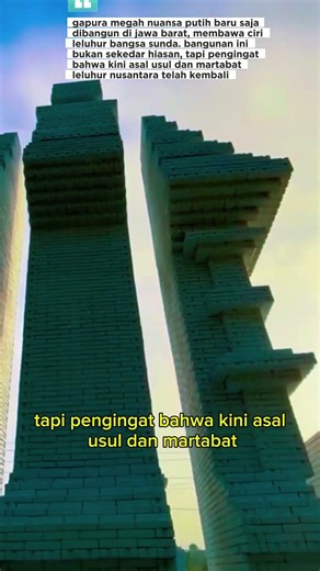 A magnificent white gate has just been built in West Java, carrying the ancestral characteristics...