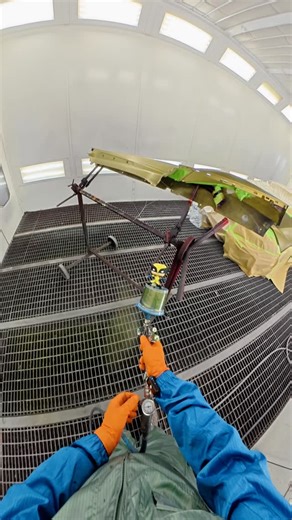 ᴋᴇʟᴇs on Instagram: "POV: Painting a body panel on a Lamborghini Huracan at Keles in Hamburg. X-Men Funko Pop on the paint gun — riding the NYCC weekend buzz and fresh X-Men drops. 🎨 🚗 ✨ 🧬 Save and share for more paint content. 🔔 POV: Wir lackieren ein Karosserieteil eines Lamborghini Huracan bei Keles in Hamburg. X-Men Funko Pop sitzt auf der Pistole — NYCC-Buzz und neue X-Men Releases im Rücken. 🎨 🚗 ✨ 🧬 Speichern und teilen für mehr Lackcontent. 🔔 . . . #lamborghini #huracan #xmen #xme