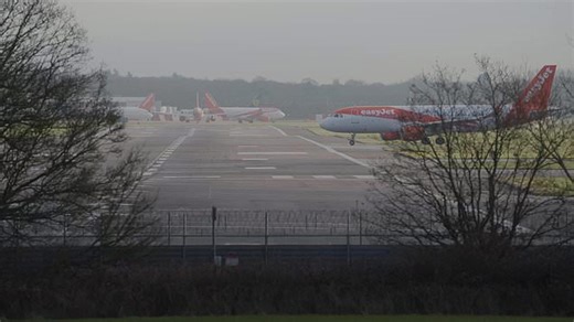 Government approves Gatwick second runway plan