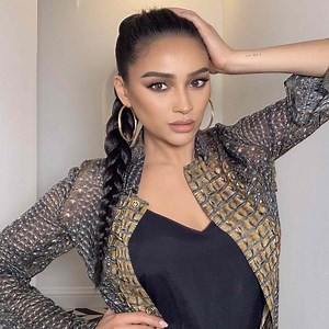 Foolproof Hairstyles to Withstand Rainy Weather