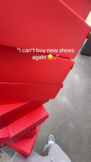 Live: Explore Vision Sneaker Styles and Trends