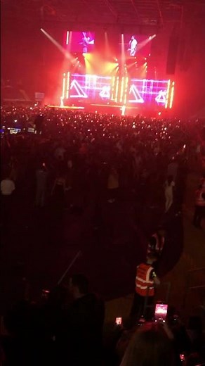 D- block Europe sang Make you smile￼